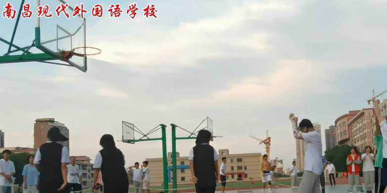 南昌现代外国语学校“阳光青年杯”篮球赛活力开赛 | 女生队伍超燃合集