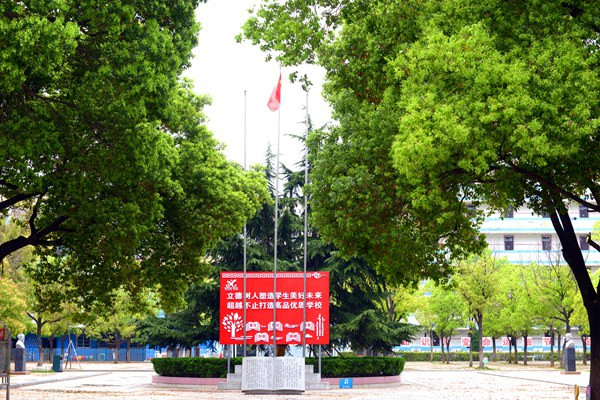 南昌现代外国语学校徐成_副本.jpg