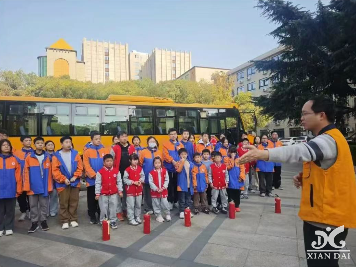 燃青春之火，筑校园“防”线｜南昌现代外国语学校开展校车救援应急急演练
