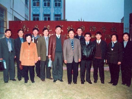 南昌市副市长罗慧芬陪同新疆教育考察团来我校参观考察